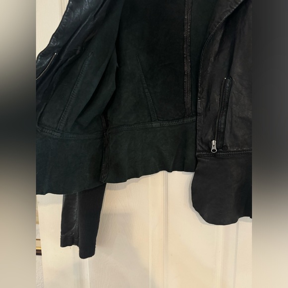 NWOT BCBG MaxAzria Black Zippered Mix Media 100% Leather Jacket Size Medium - Picture 6 of 6